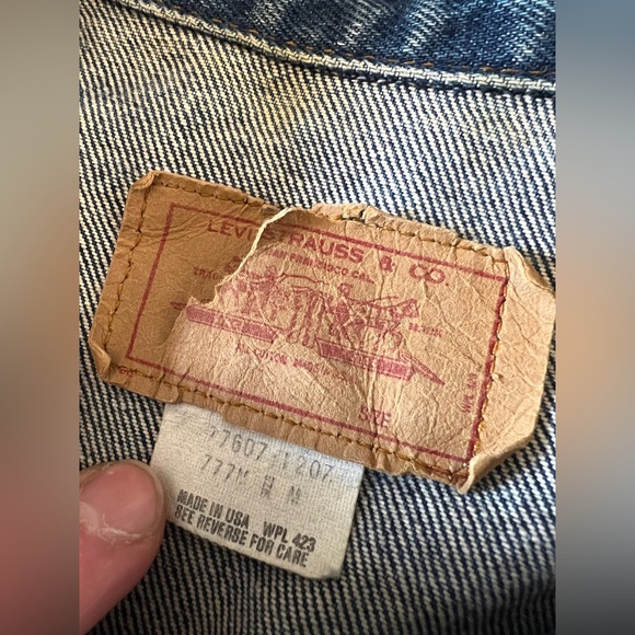 Vintage 80’s Levi’s Men's Denim Trucker Jacket Size Medium 77607-1207 - Picture 4 of 7